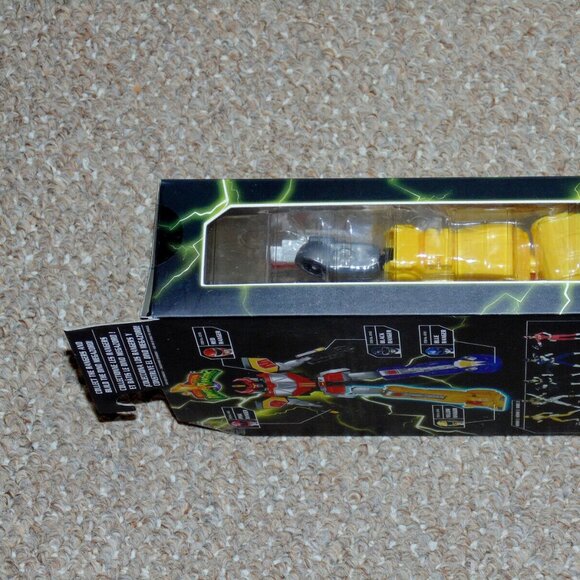 2018 Bandai MMPR Power Rangers Legacy Collection 6" Yellow Ranger MIB Brand New - Picture 3 of 10